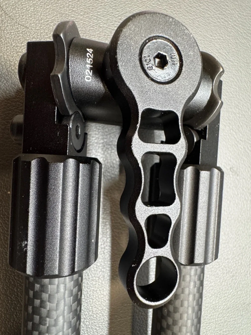 Caldwell Accumax Premium Carbon Fiber Bipod 9